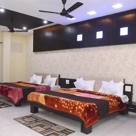 Oyo 30415 Hotel White City Anandpur  Экстерьер фото