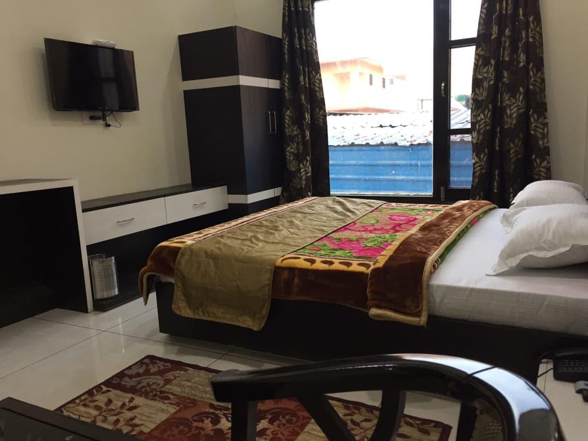Oyo 30415 Hotel White City Anandpur  Экстерьер фото