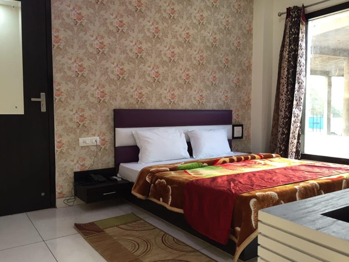 Oyo 30415 Hotel White City Anandpur  Экстерьер фото