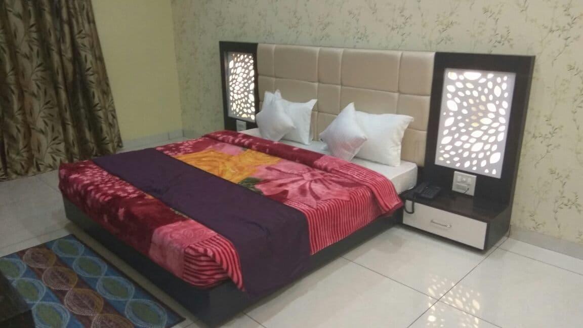 Oyo 30415 Hotel White City Anandpur  Экстерьер фото
