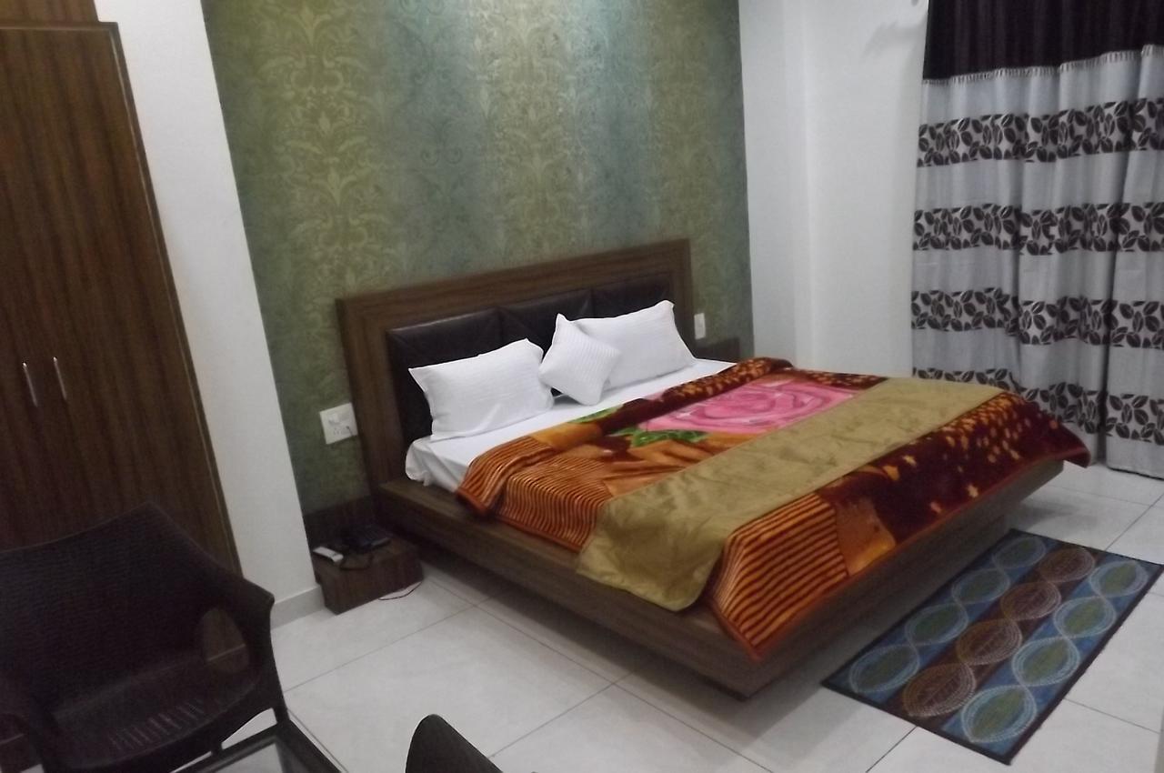Oyo 30415 Hotel White City Anandpur  Экстерьер фото